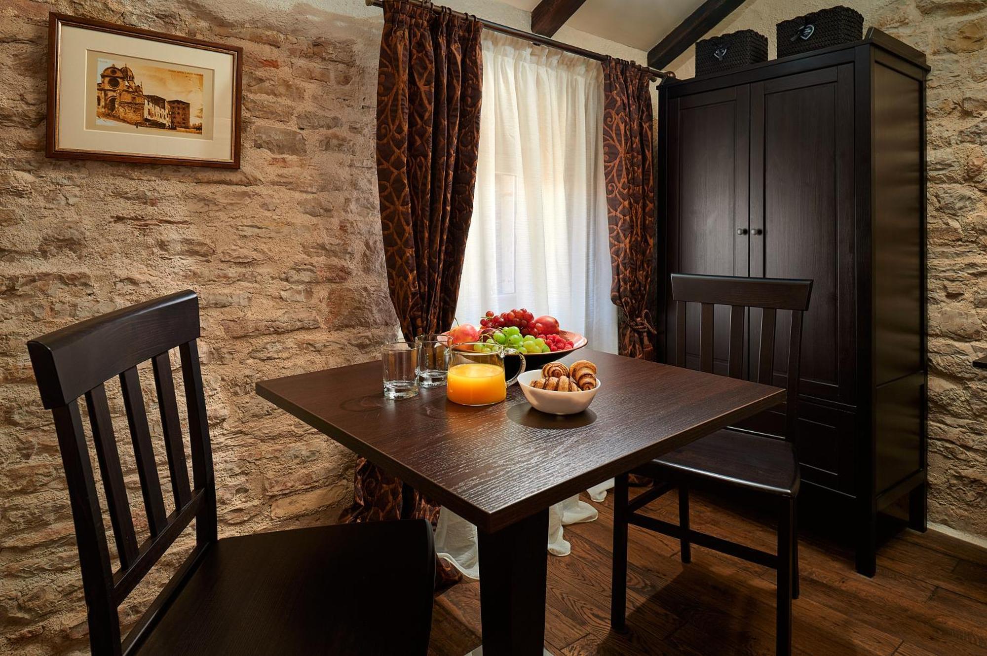 Rustic Apartments Sv Frane In The Old Town Sibenik Exterior photo